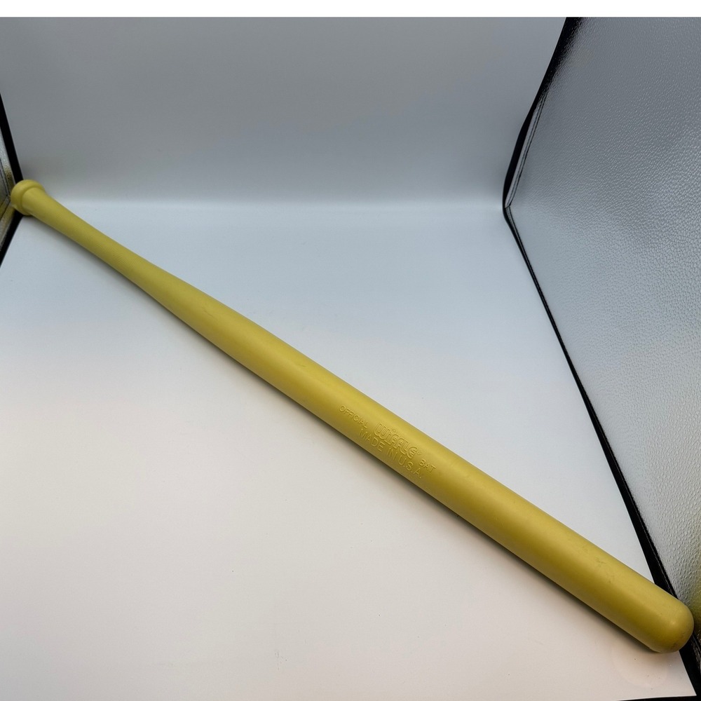 Official Wiffle Bat Yellow Plastic Backyard Baseball Bat Made in USA‎ 31.5 Inch